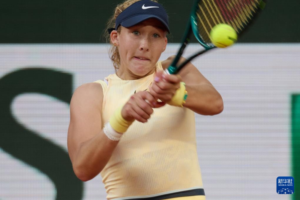 球场只剩投 球场只剩投